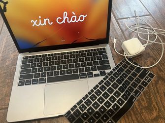 MacBook Air M1 2020 (Cracked Screen, Fully Works) + Case ($150 Firm)