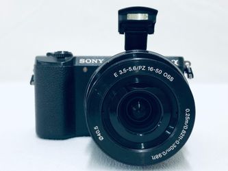 Sony Alpha A5100 Mirrorless 24.3MP Camera & 15-60mm Lens