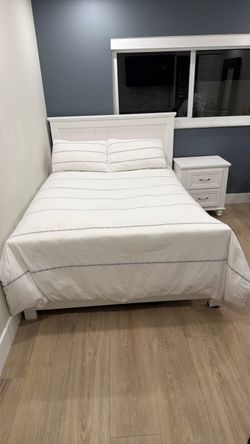White Wood Full/Queen Bed Frame