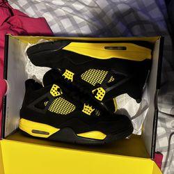 Jordan 4 Yellow 