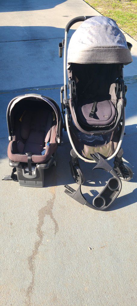 Graco Stroller And Carseat/Travel System 