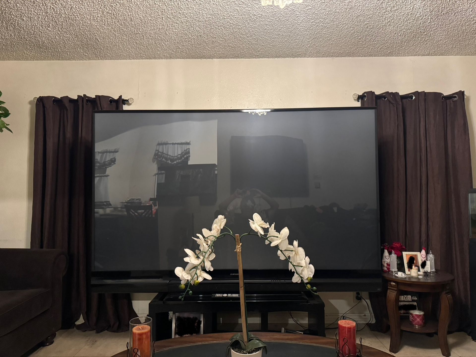 Mitsubishi 82 Inch Tv