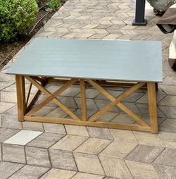 OUTDOOR COFFEE TABLE - NEW