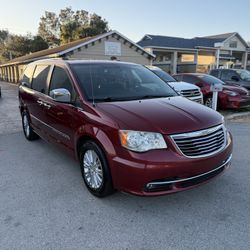 2016 Chrysler Town And Country Limited 