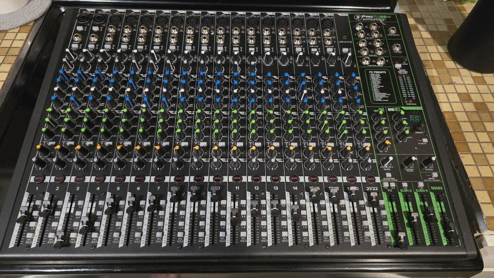 Mackie Profx22v3