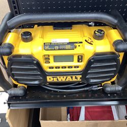 Dewalt Tool Charge Station Radio 