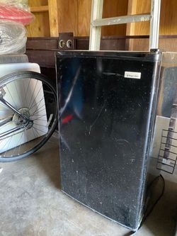 Magic Chef Black Mini Fridge