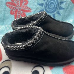Women’s Ugg Tasman Size 6 And 7 
