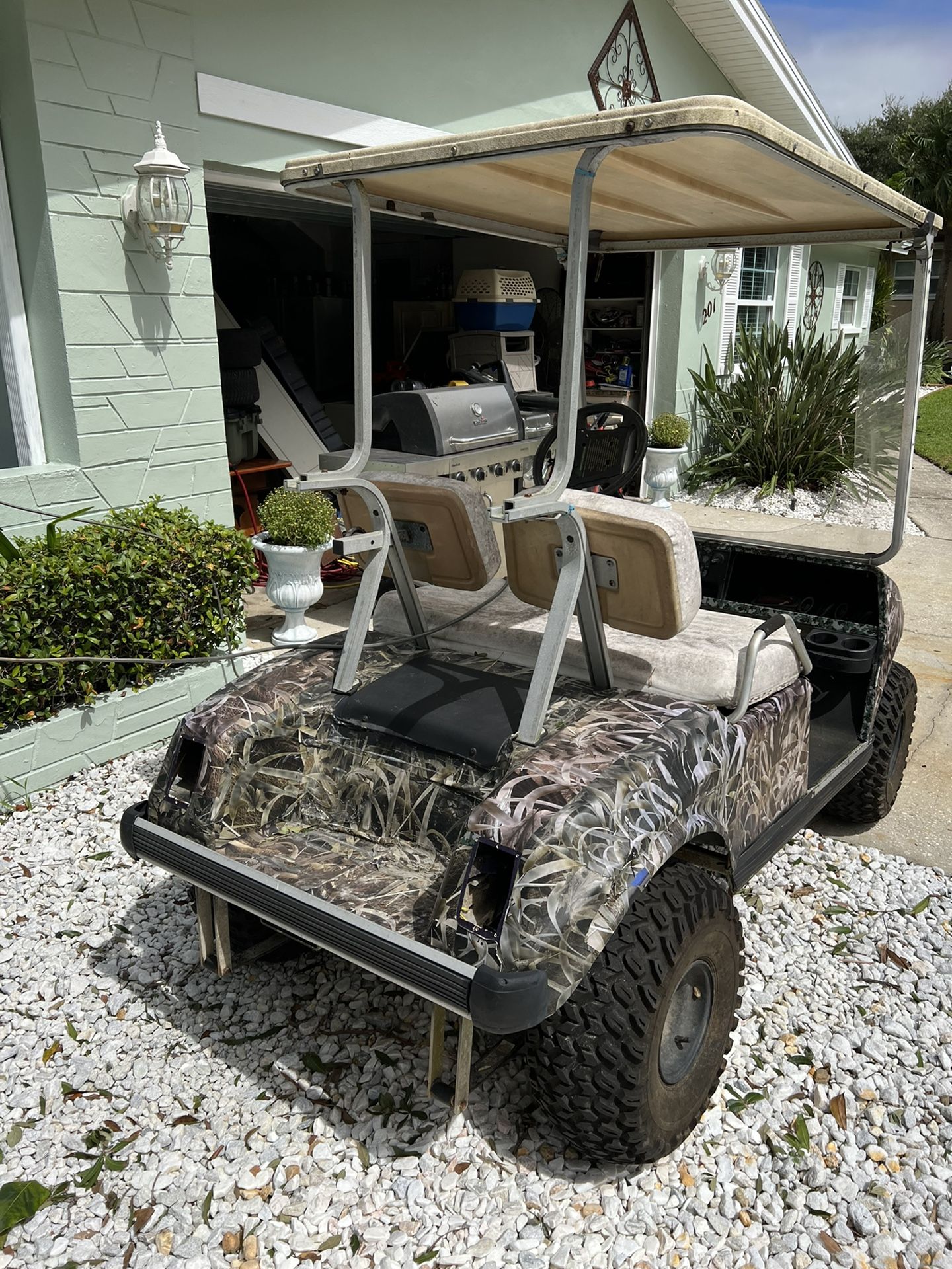 1999 Club Car Lifted Golf Car Needs everything except for Electric Motor