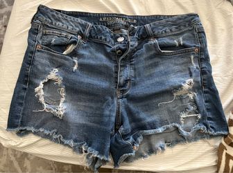 American Eagle Outfitters Distressed Denim Shorts – Size 16