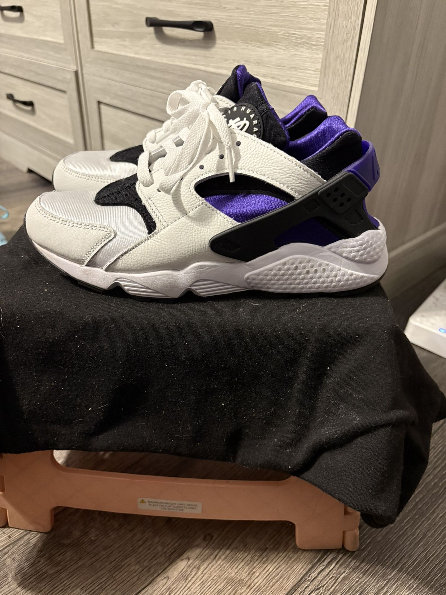 Huarache Kids 6, Woman’s 7.5