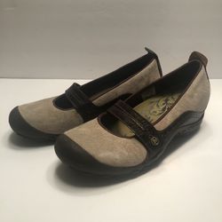 Women’s Merrell Sizes 7.5
