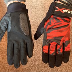 Pump X Camo Workout Gloves Full Finger Gym Gloves Weight Lifting Unisex Red