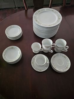 Sterling Fine China Florentine 39-piece set