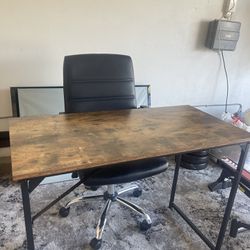 Office Desk & Office Chair Bundle - Excellent Condition!