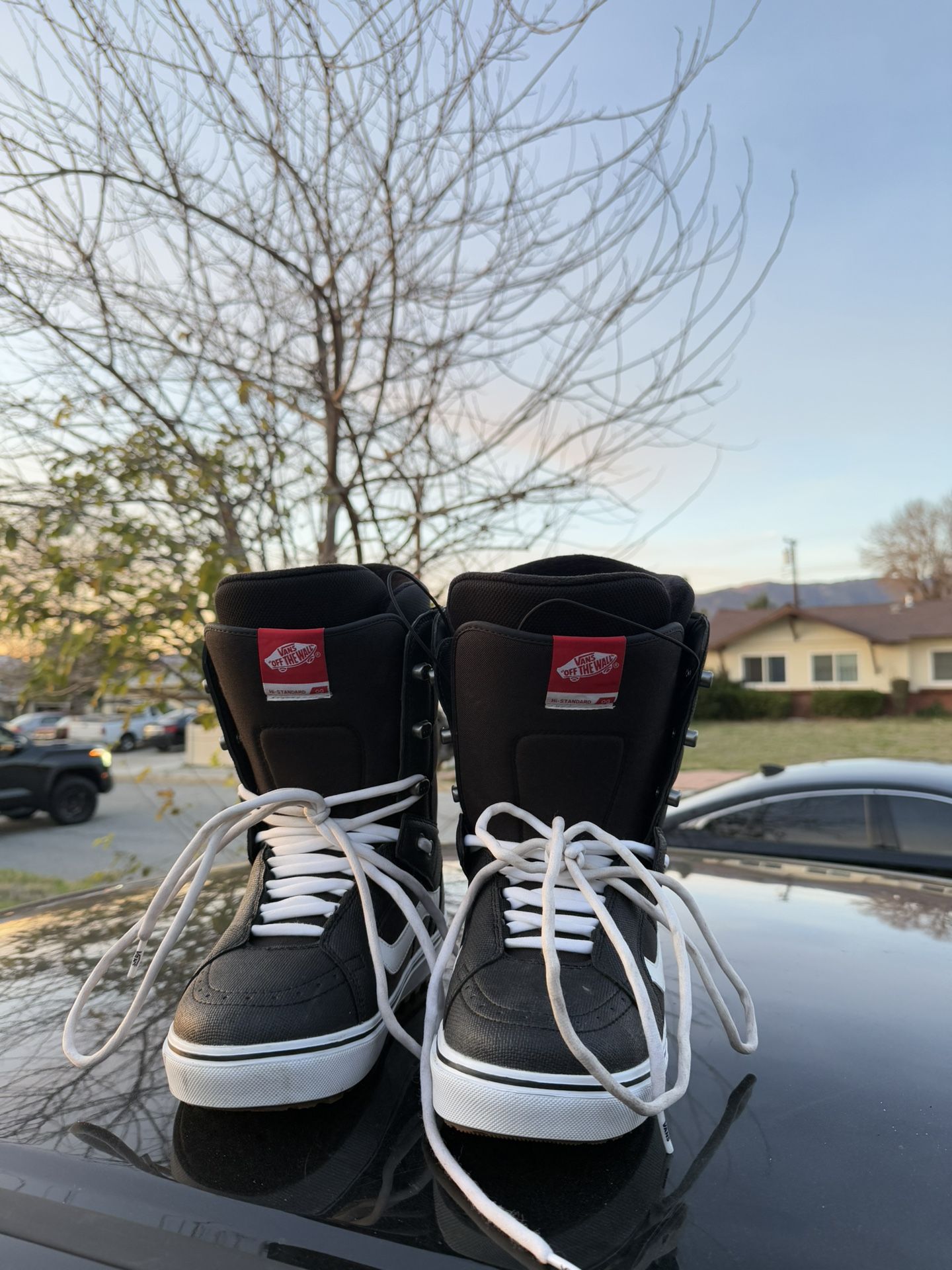 Vans Snowboard Boots Lace up Size 9