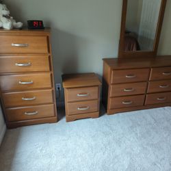 Bedroom Furniture Set