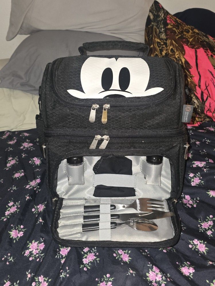 Mickey mouse lunchbox with all the extras