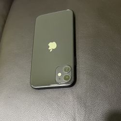 Apple iPhone 11 64gb iC Locked Black For Parts Read
