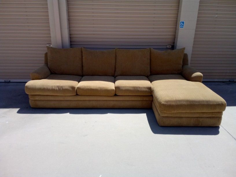 Sectional Couch 