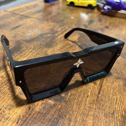 Louis Vuitton cyclone sunglasses
