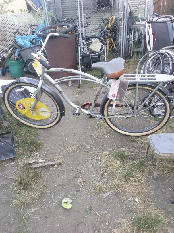 Schwinn Beach Cruiser