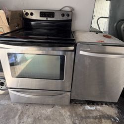 Kenmore Stove And Dishwasher 