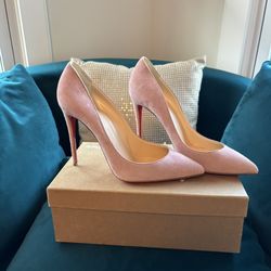 Christian Louboutin Heels Pink Suede Size 40. 