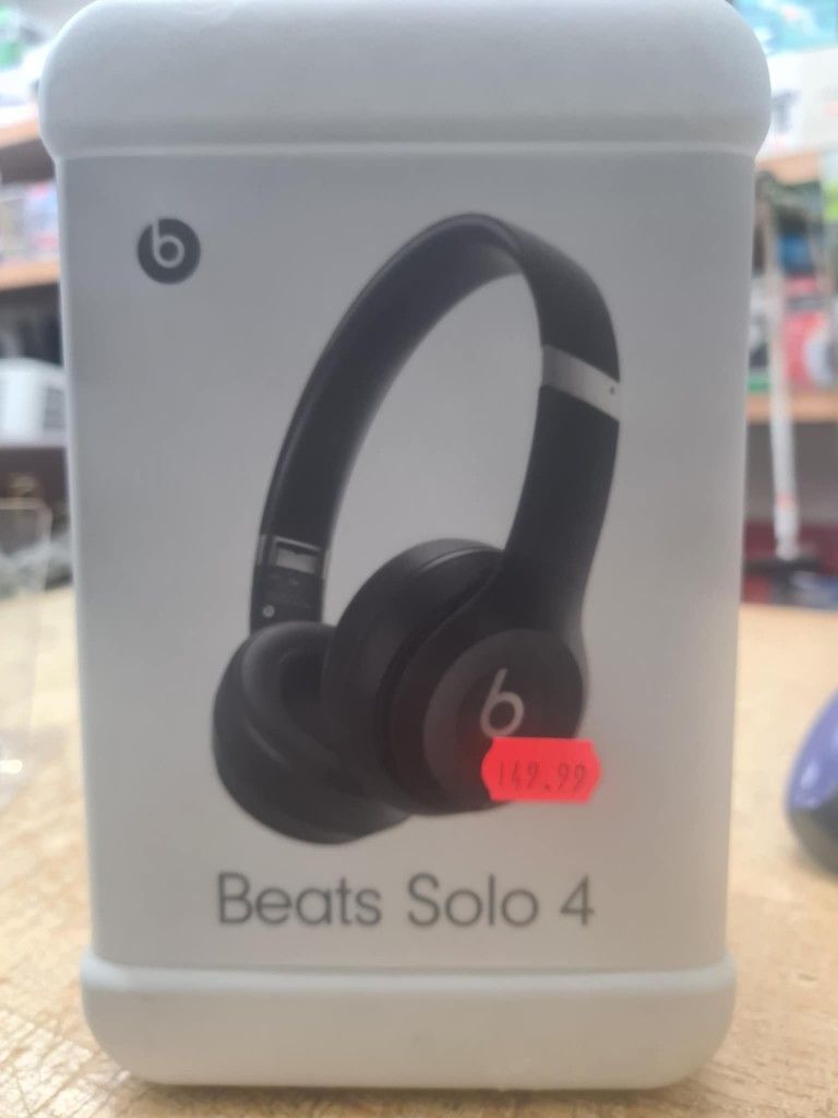 Beats Solo 4 - Wireless Bluetooth On-Ear Headphones, Apple & Android Compatible, Up to 50 Hours of Battery Life - Matte Black