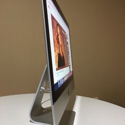 Apple iMac All-in-One Computer - 21.5 inch