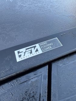 REV tonneau Cover New