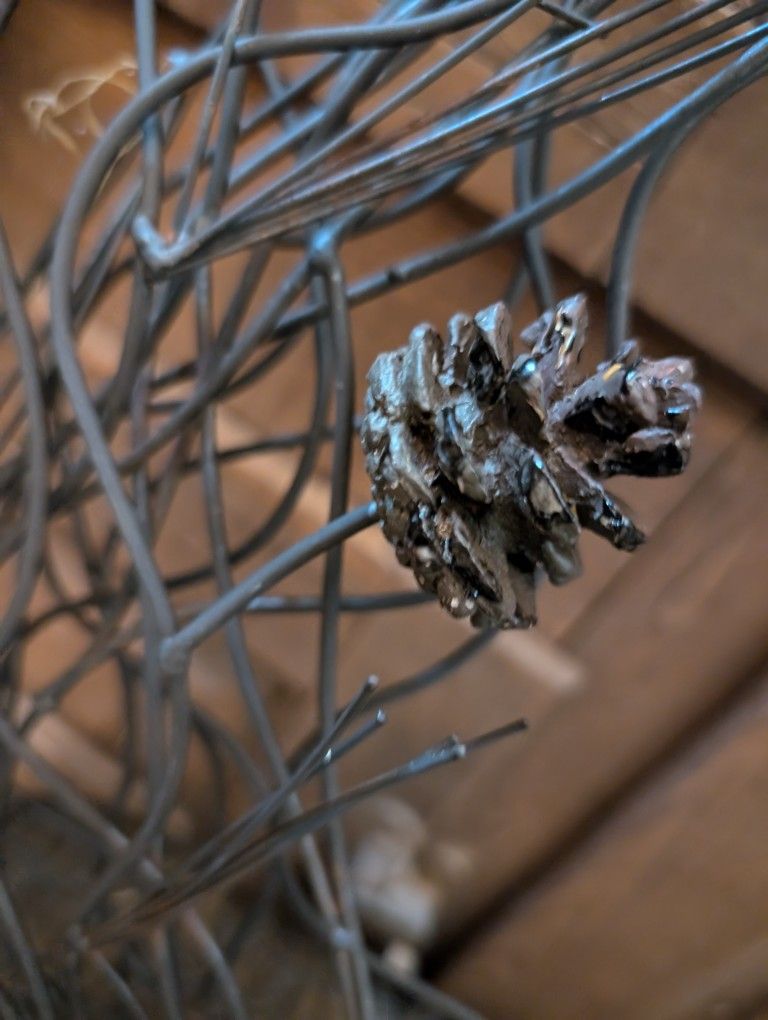 Unique 20" Heavy Metal Wreath Farmhouse Barn