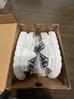 Kappa sandals