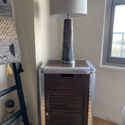 Great End Table & Lamp - Lots of Space 