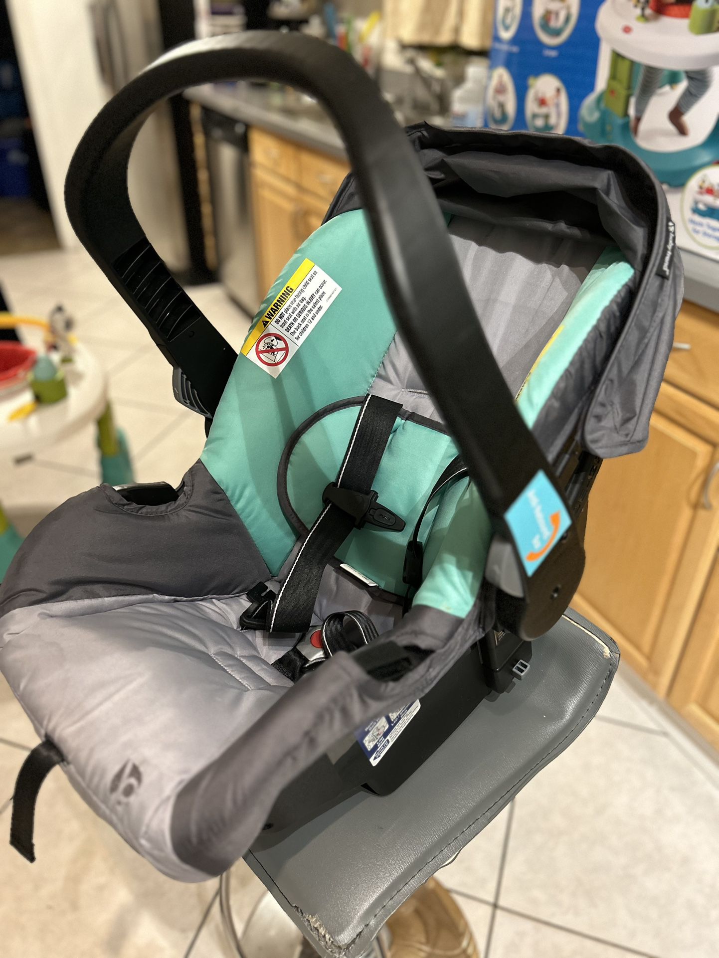 Baby Trend Infant car seat LIKE NEW