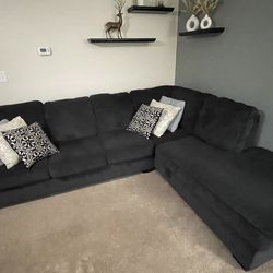 2-piece Sectional with Chaise