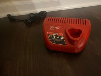 Milwaukee charger brand new for 12v battery