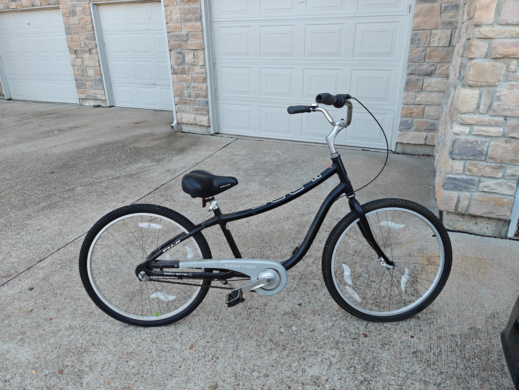 Fuji Saratoga 3.0 Cruiser Bicycle