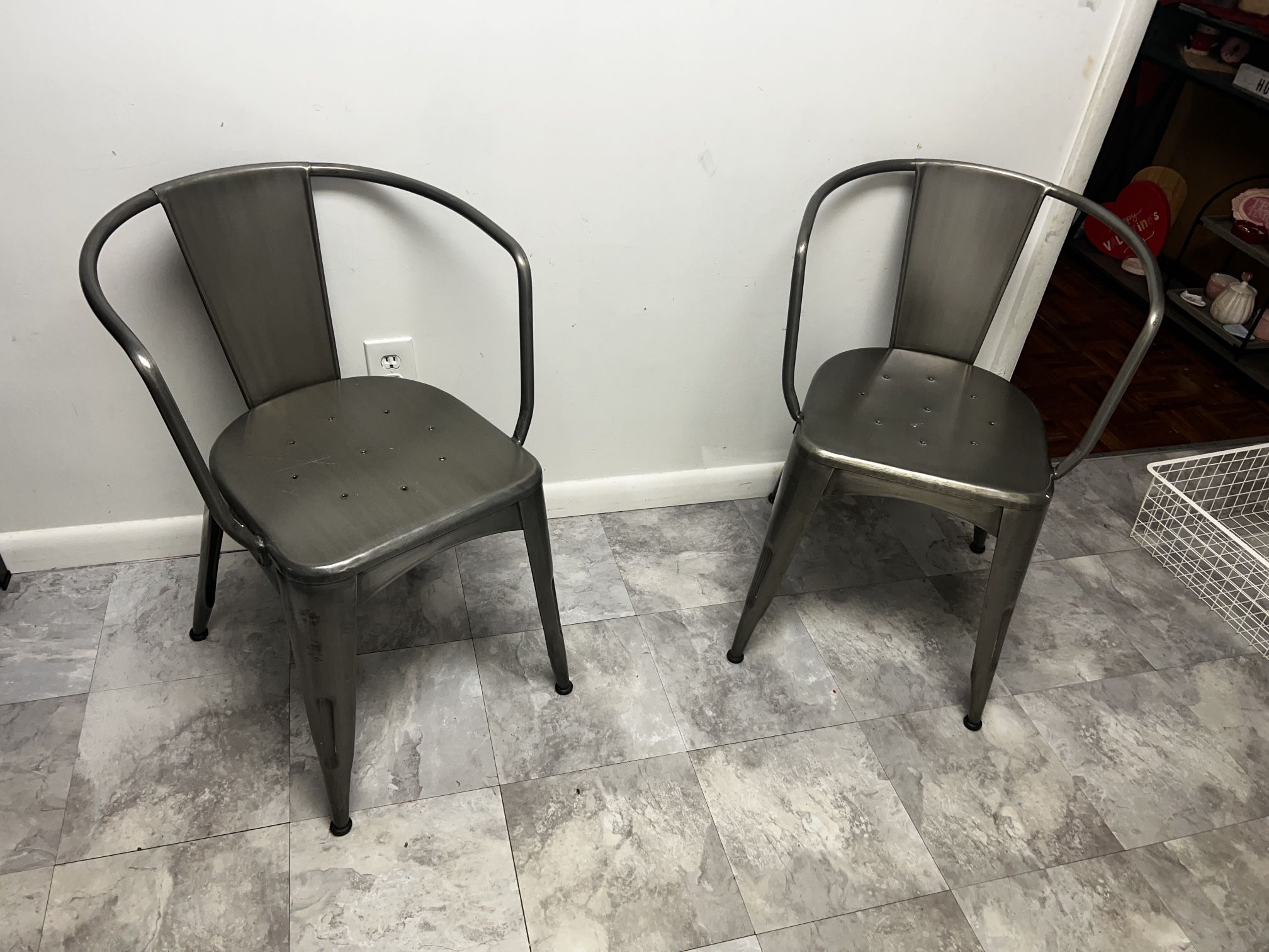 Set Of 2 Metal Chairs 