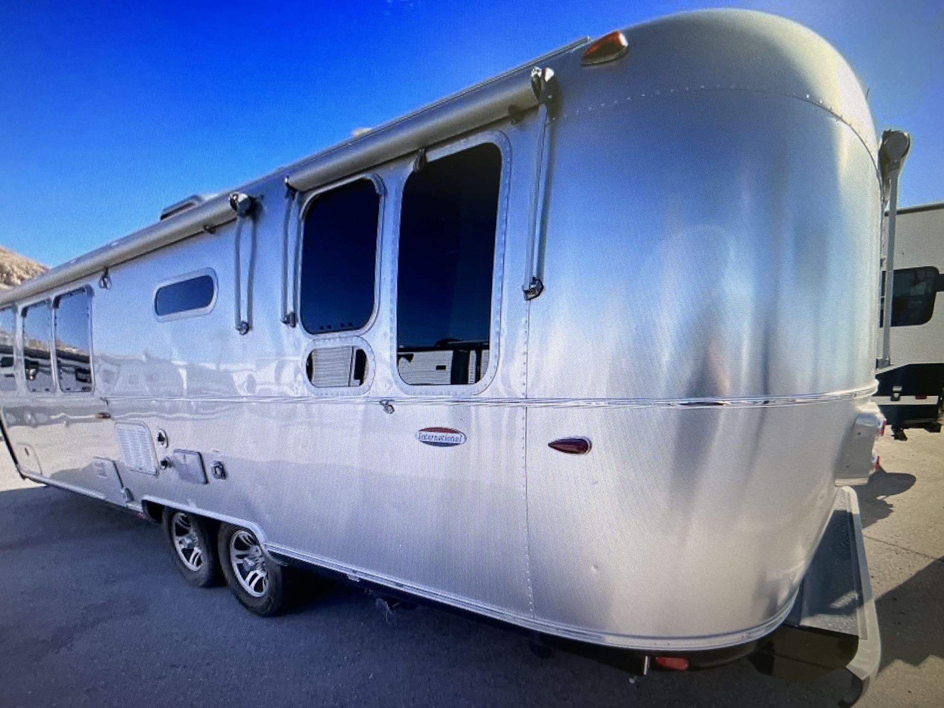 2017 AIRSTREAM INTERNATIONAL SERENITY 30