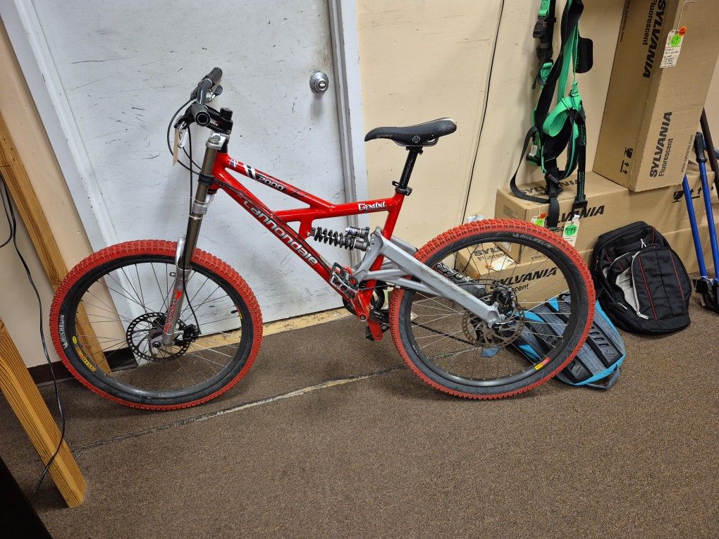 Cannondale Gemini 2000 Suspension Mountain Bike Bicycle