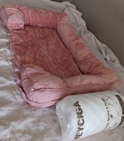 EHEYCIGA Pink Plush Pet Bed