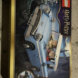 LEGO Harry Potter Enchanted Flying Ford Anglia