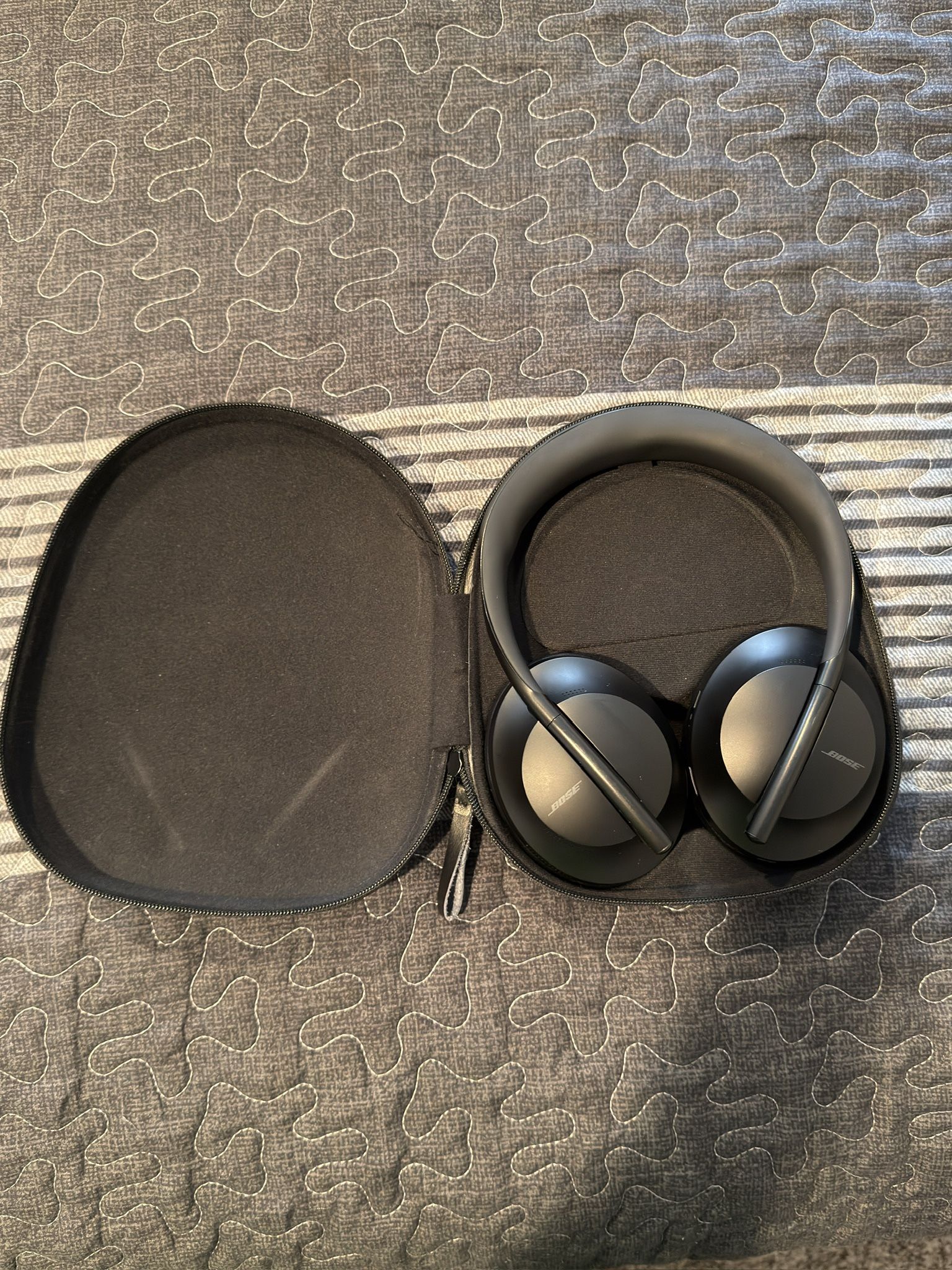 Bose 700 Noise Cancelling Headphones