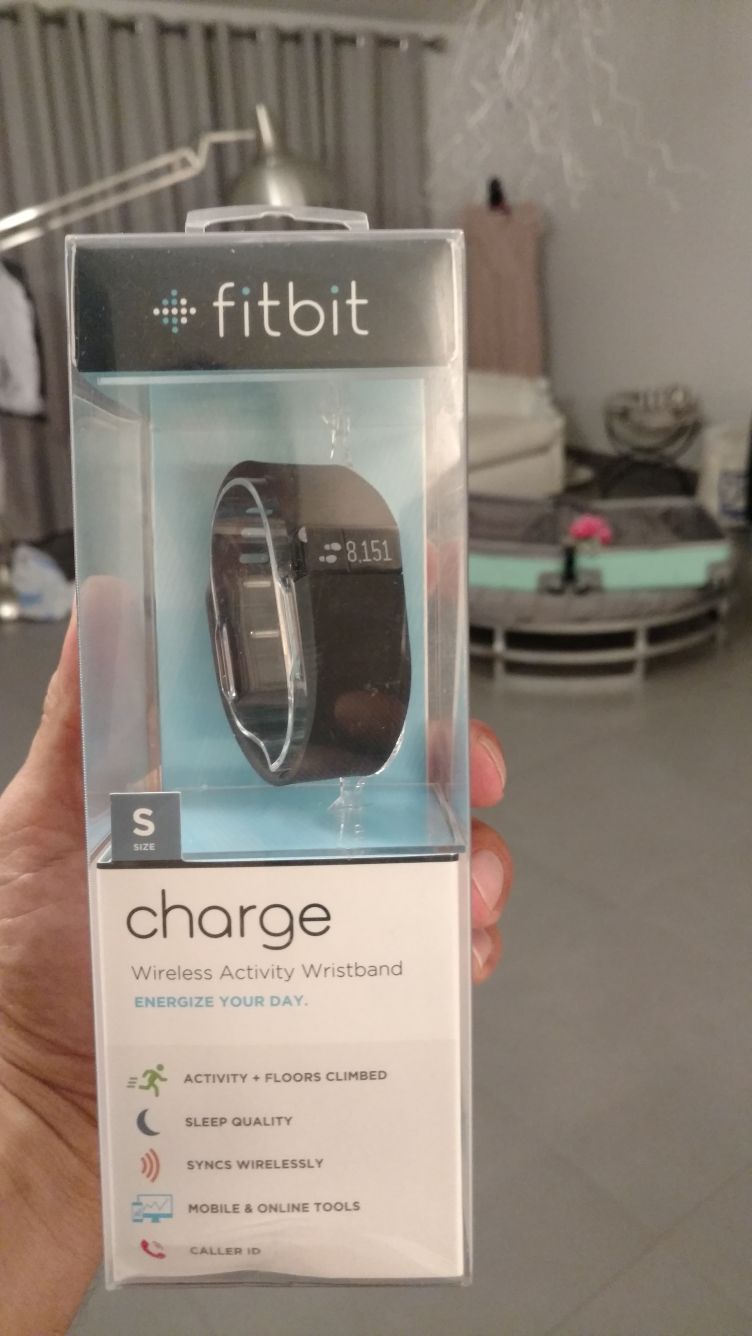 Brand New Fitbit charge in the box never used sz Small