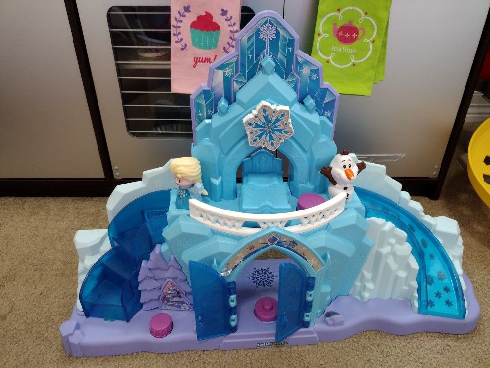 Little People Disney Frozen Elsa Ice Palace With Lights And Sounds.