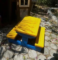 Kids picnic table