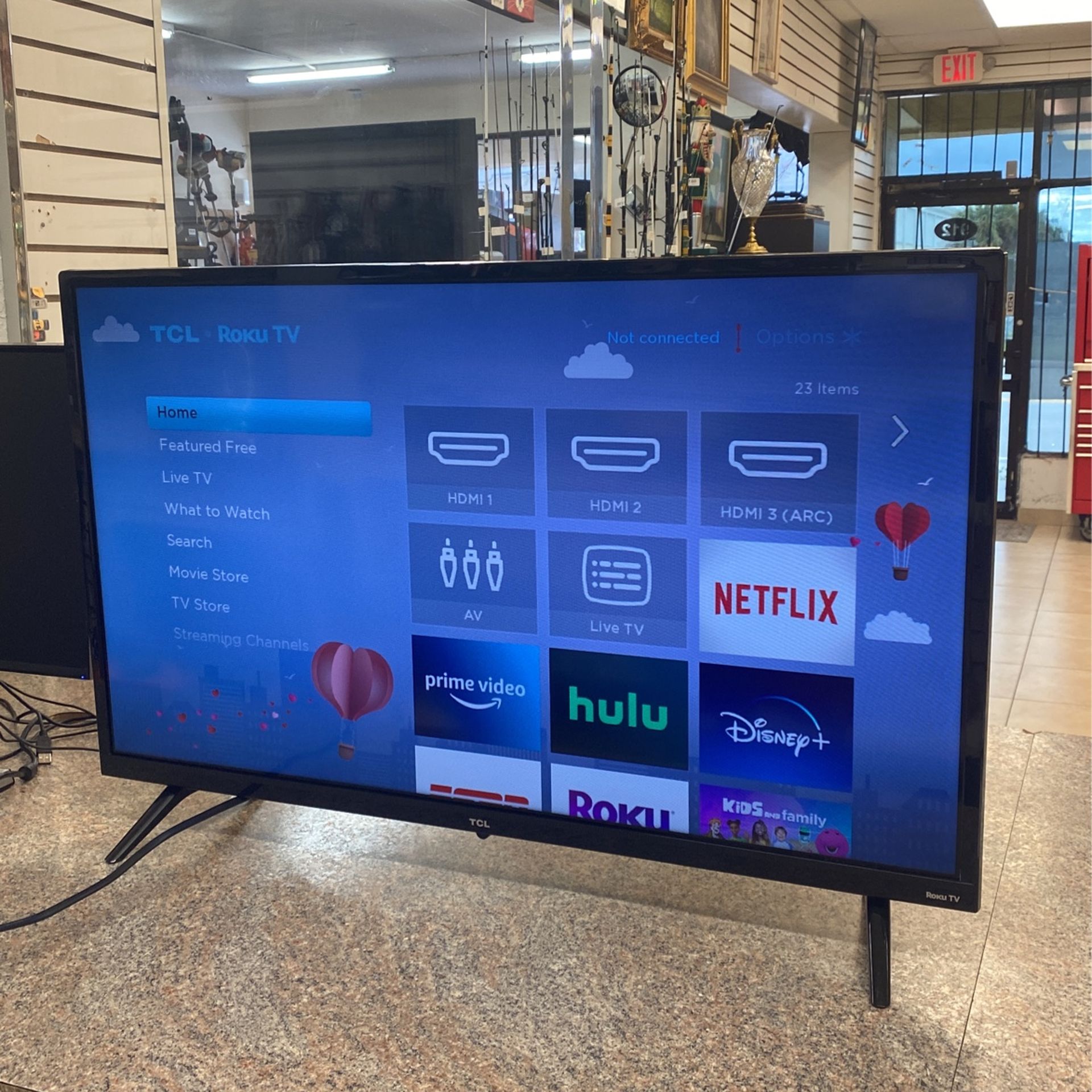 TCL 32in HD Led Smart TV Roku TV 32S335