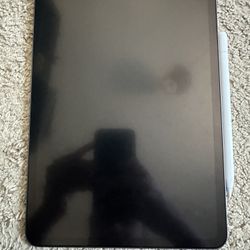 iPad Pro 2022 11inch Screen + Apple Pencil