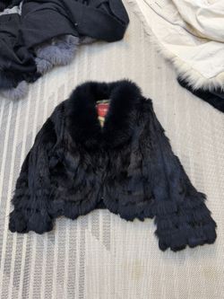 Black fur cropped jacket, oversized fur collar & leather trim — MANERFEINU